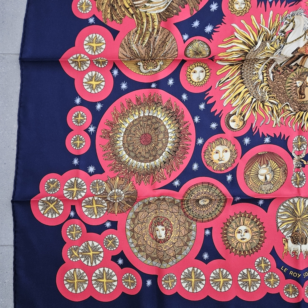 HERMES gorgeous silk scarf blue/red 90X90cm authentic - Picture 5 of 9